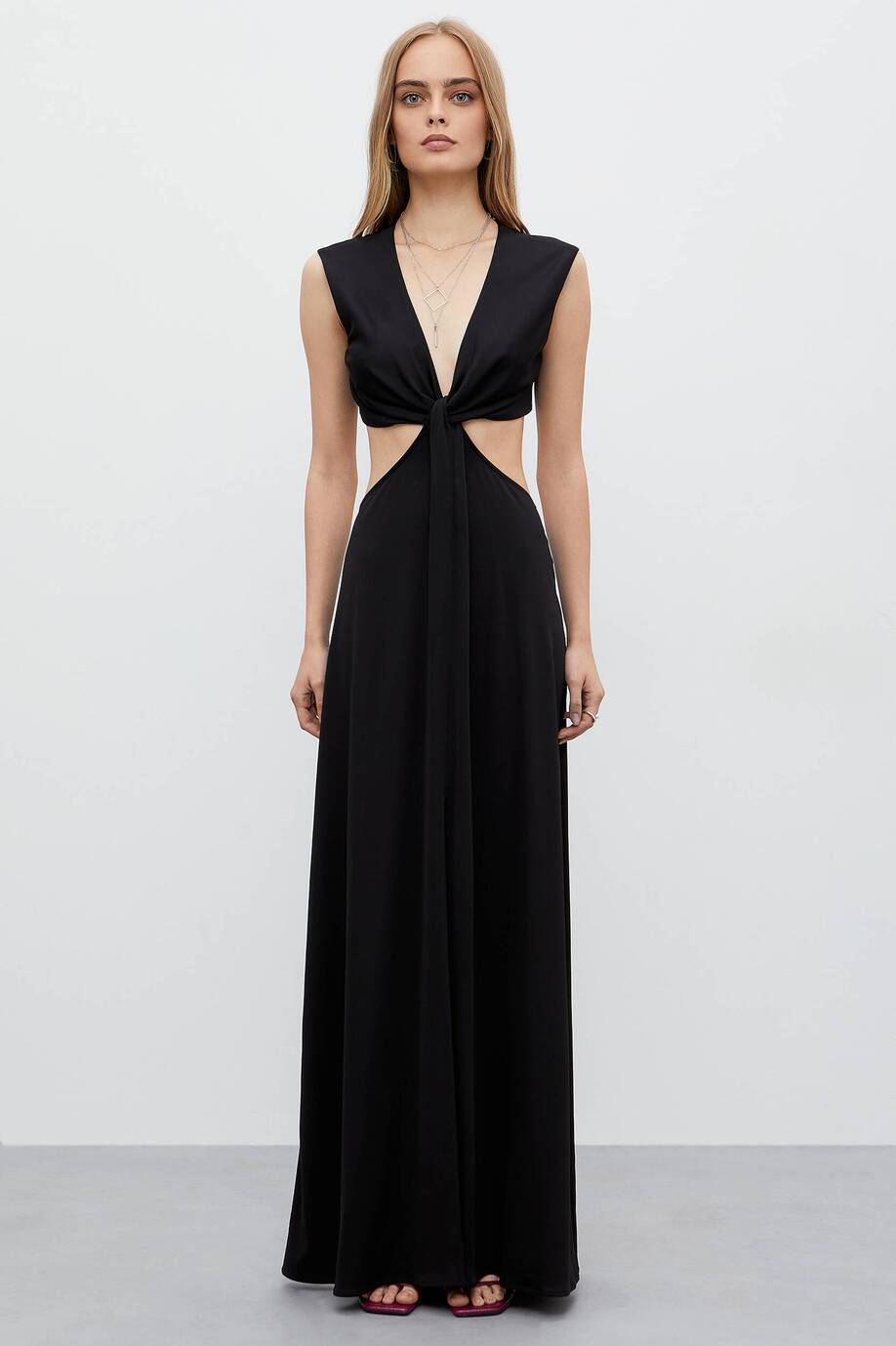 Maxi dress with an open back