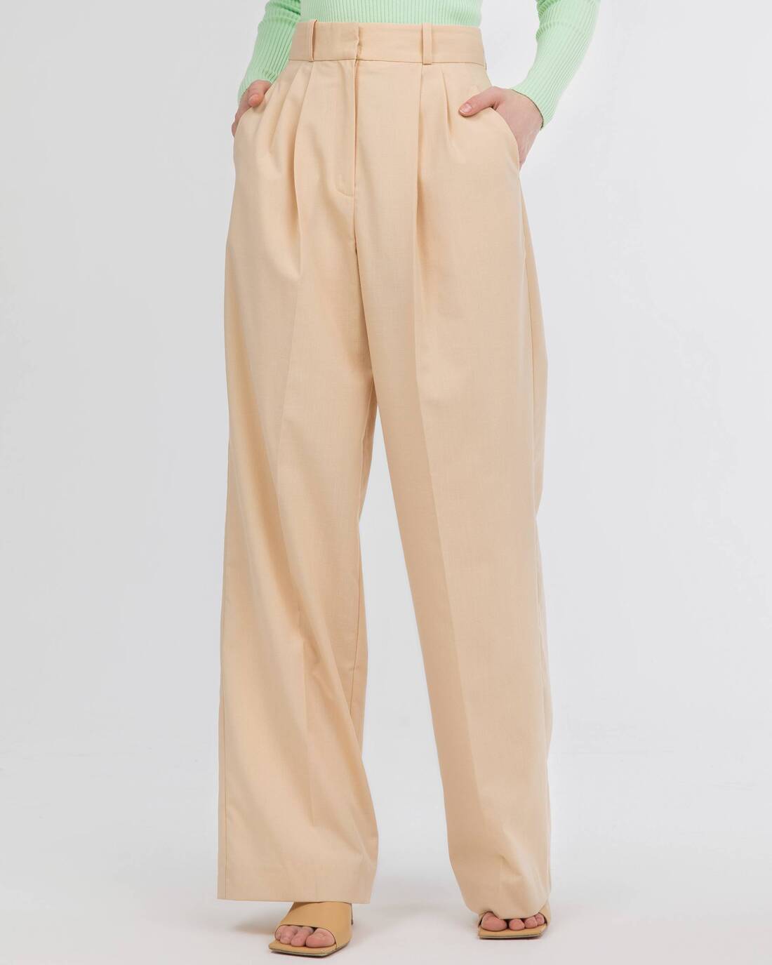 Costume pants with pleats