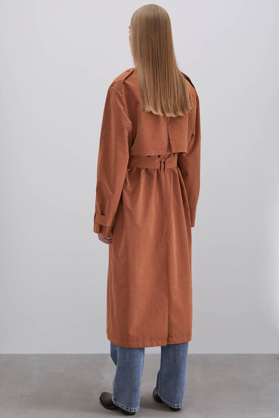 Trench coat made of raincoat fabric