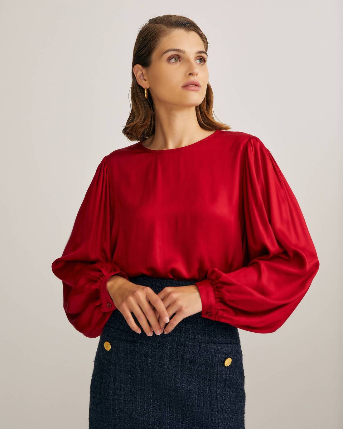 Flowy ruffled blouse with puff sleeves 