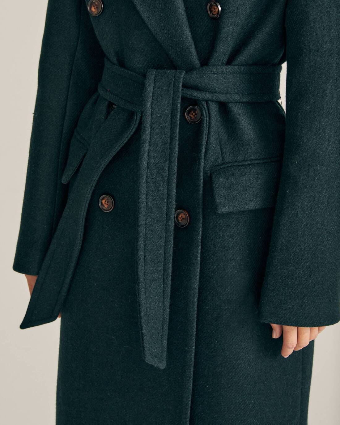 Double-breasted coat with belt 