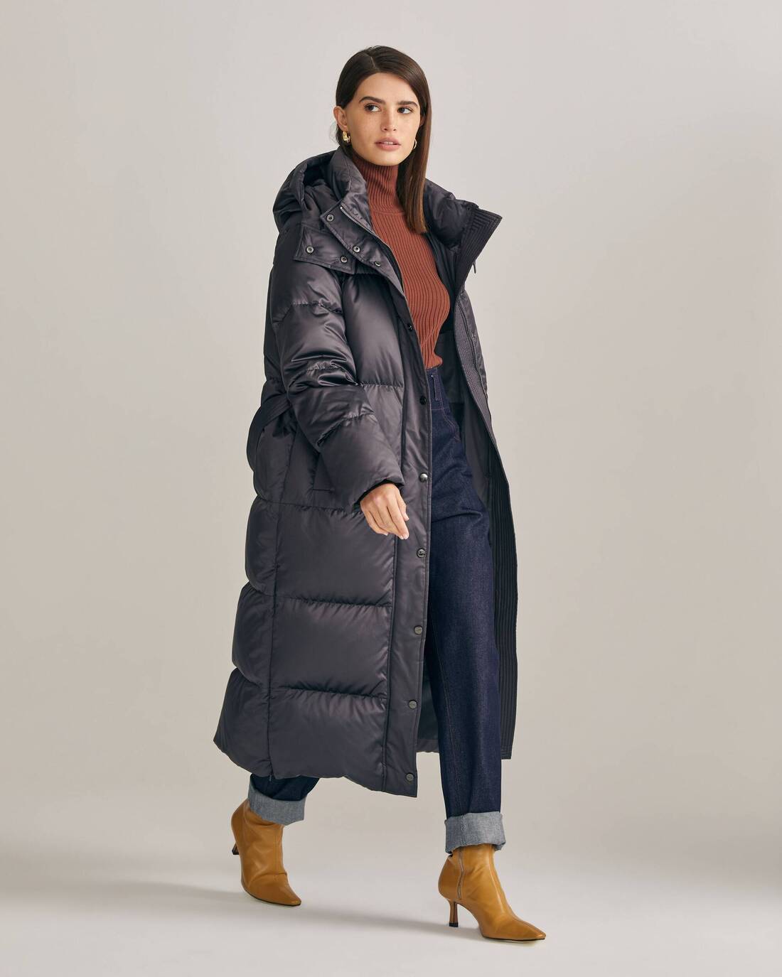 Quilted coat with hood 