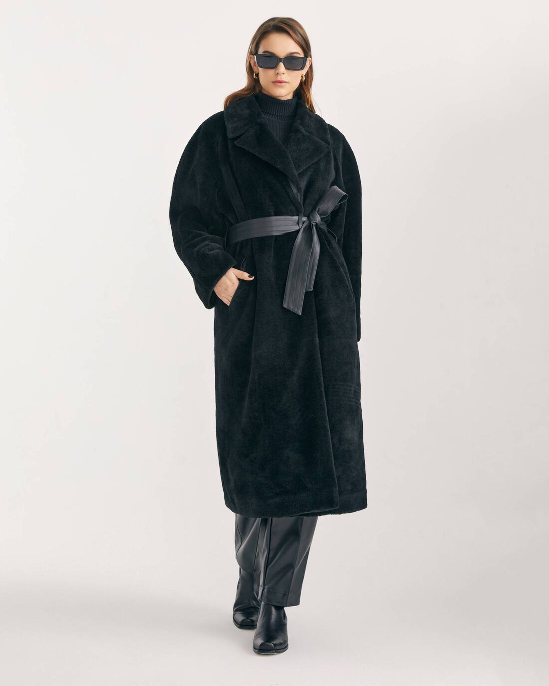 Fur coat-robe